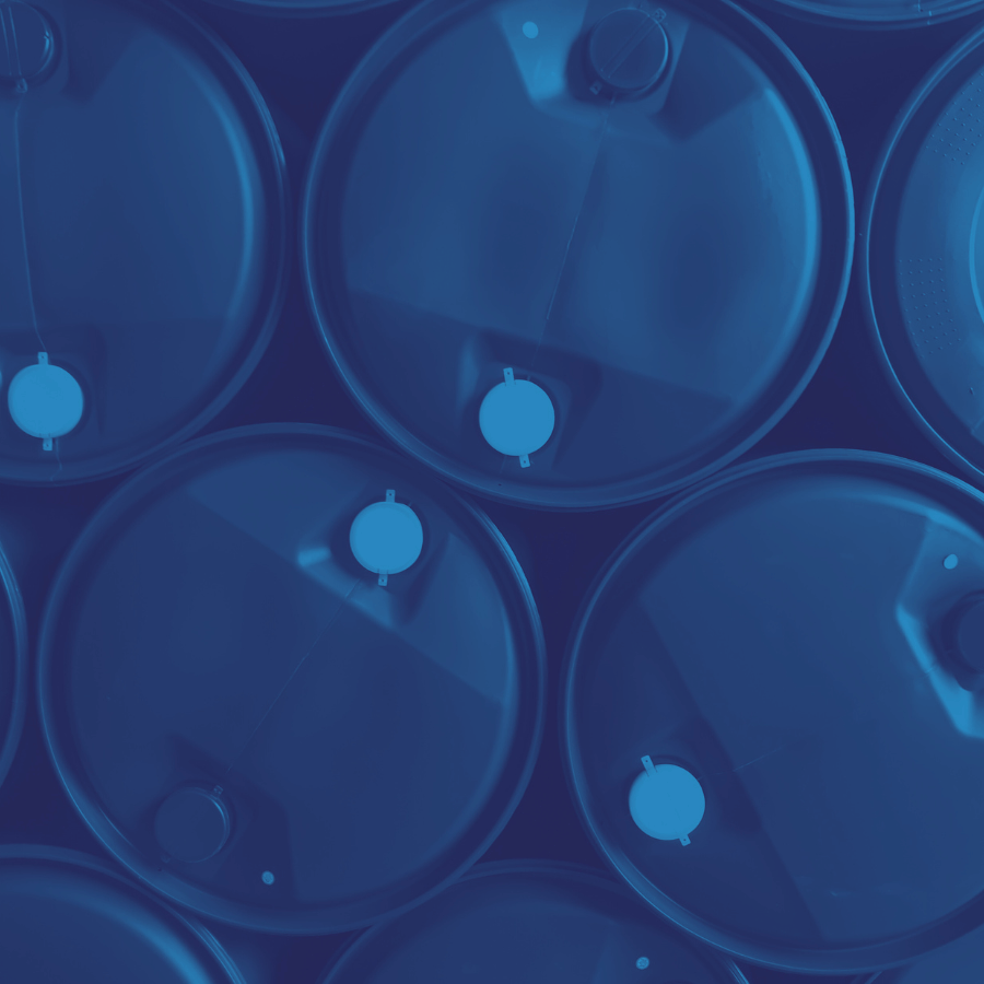 beczki ze środkami chemicznymi