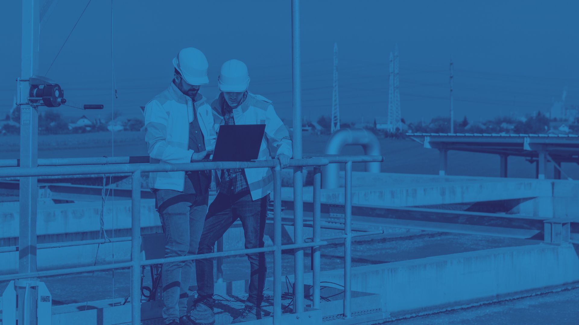 Budowa oczyszczalni ścieków w działającym zakładzie – jak przeprowadzić inwestycję bez wstrzymywania produkcji?